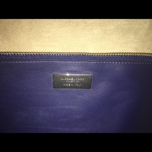 Michael Kors Collection Bancroft Tote - Picture 5 of 6